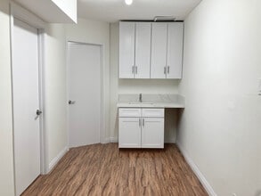 441 S Beverly Dr, Beverly Hills, CA à louer Photo intérieure- Image 2 de 4