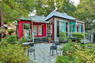 Plus de détails pour Old Town Spring - 10 Colorful Cottages – Commerce de détail à vendre, Spring, TX