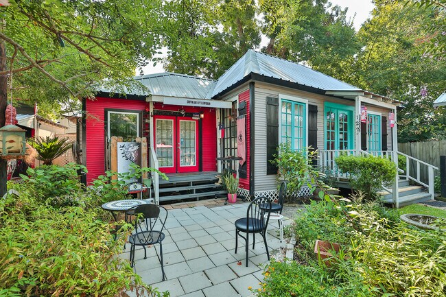 More details for Old Town Spring - 10 Colorful Cottages – Retail for Sale, Spring, TX
