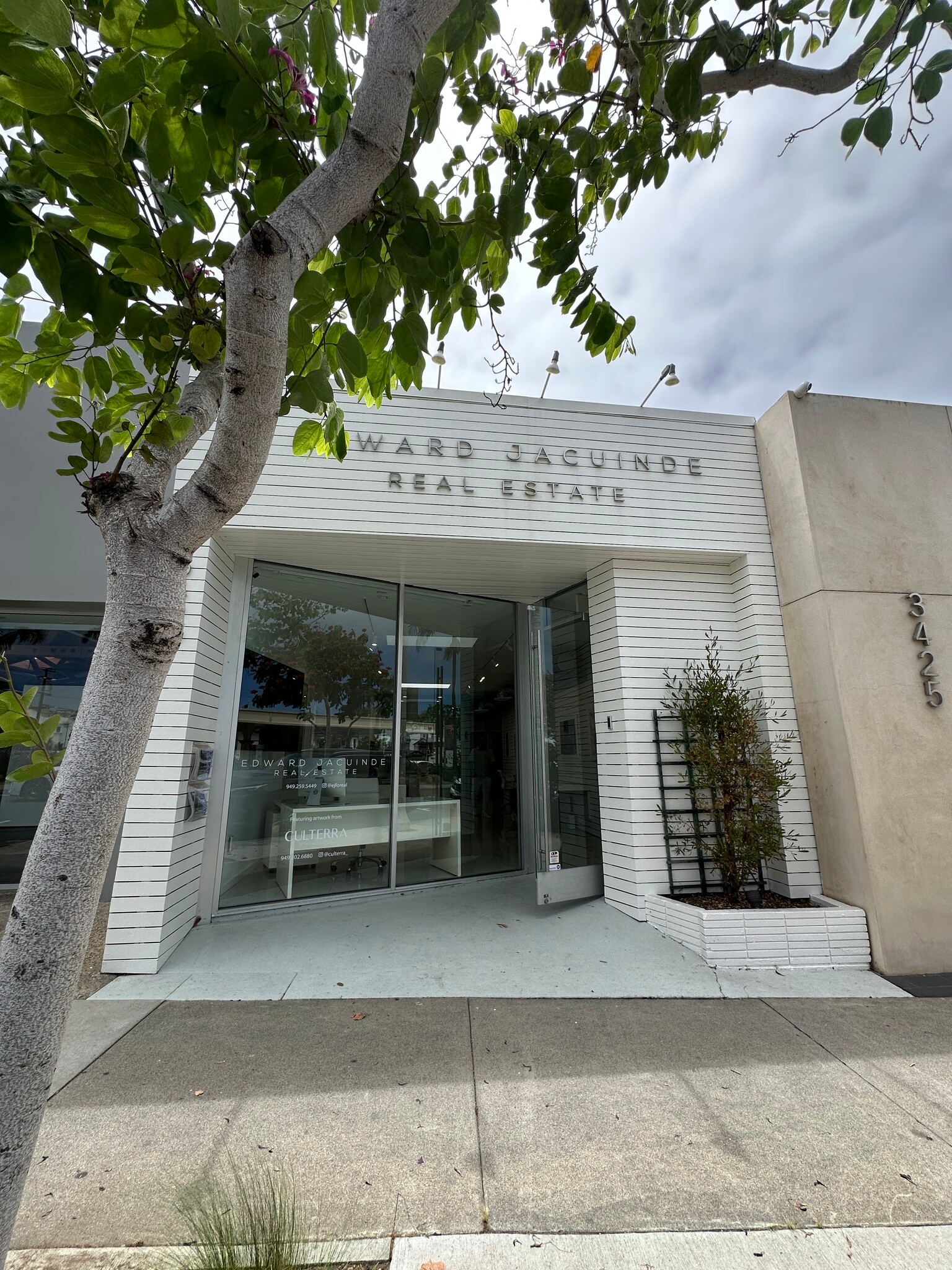 3429 E Coast Hwy, Corona del Mar, CA for lease Building Photo- Image 1 of 9