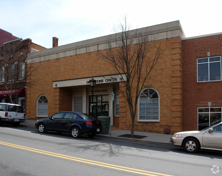 110 E Main St, Salem, VA for lease - Building Photo - Image 1 of 6