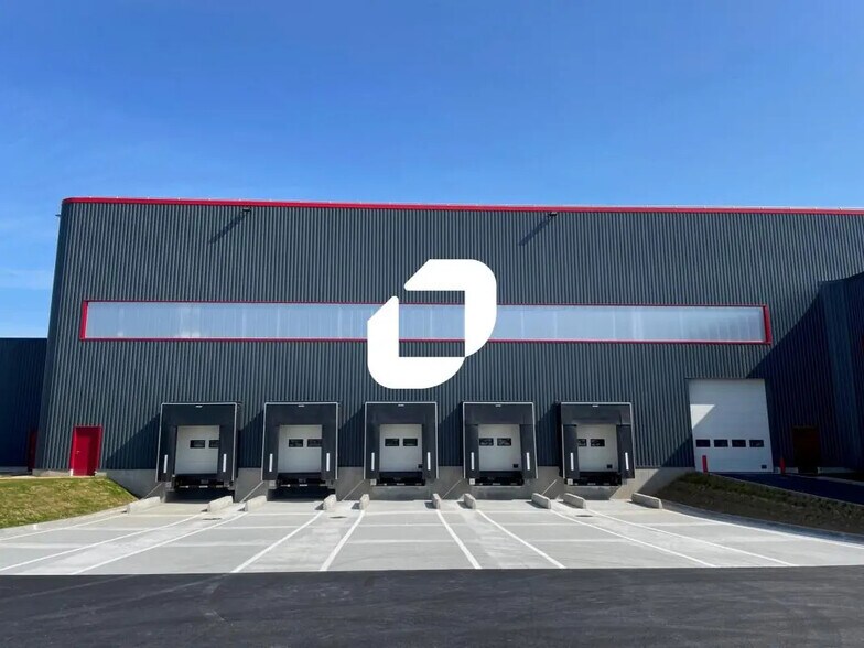 Industriel dans Le Thillay à louer - Photo du bâtiment - Image 2 de 4