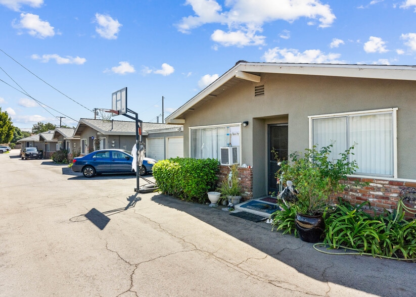 2383 Orange Ave, Costa Mesa, CA for sale - Building Photo - Image 2 of 8