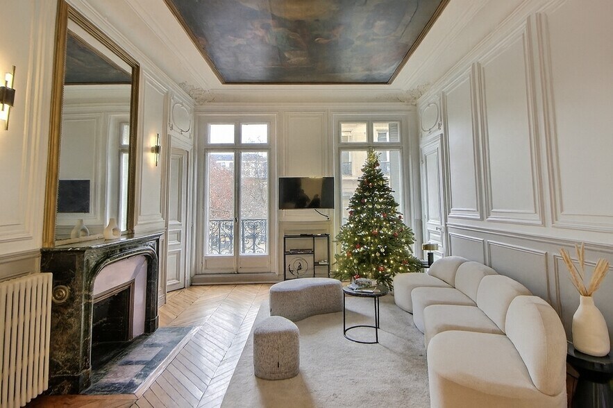 Office in Paris for lease - Building Photo - Image 2 of 11