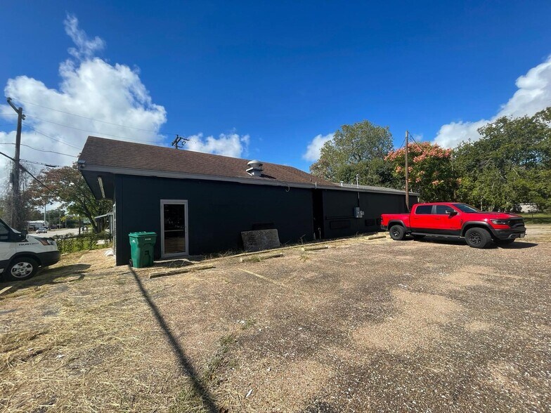 1916 Cedar Dr, La Marque, TX à louer - Photo du bâtiment - Image 2 de 38
