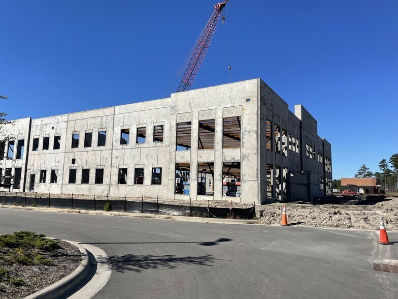 1176 E Cutlar Crossing, Leland, NC à vendre - Photo du bâtiment - Image 3 de 7