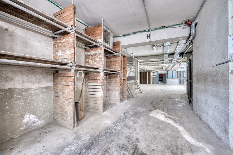 28 Rue Amelot, Paris à louer - Photo du bâtiment - Image 3 de 31