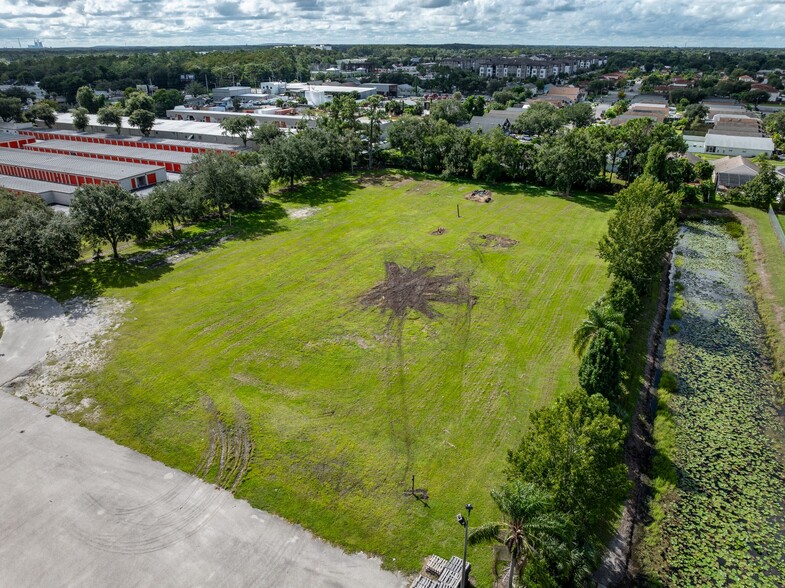 300 Goldenrod Rd, Orlando, FL for lease - Building Photo - Image 2 of 2