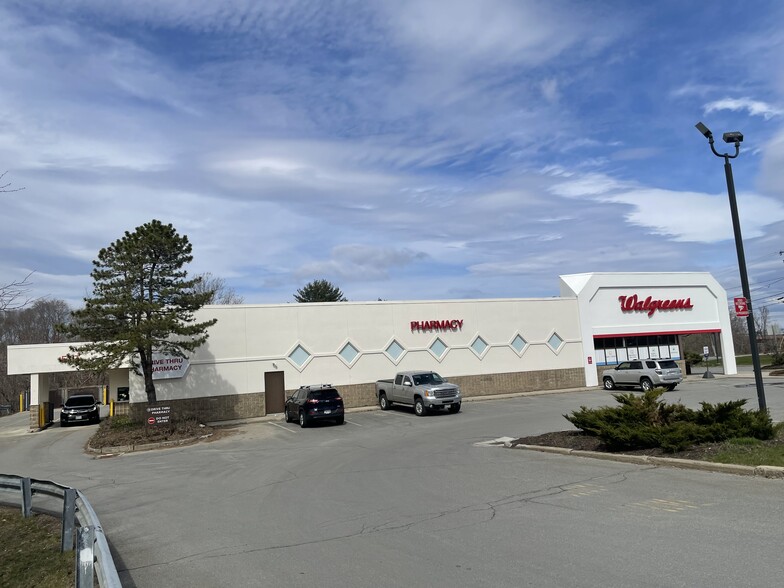 2 W Broadway, Lincoln, ME for sale - Building Photo - Image 3 of 6