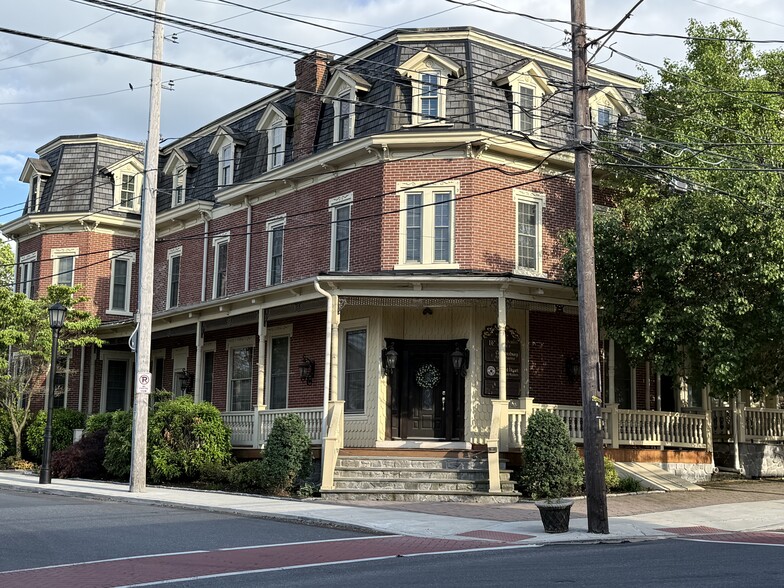 101-105 S Main St, Coopersburg, PA for lease - Building Photo - Image 1 of 4