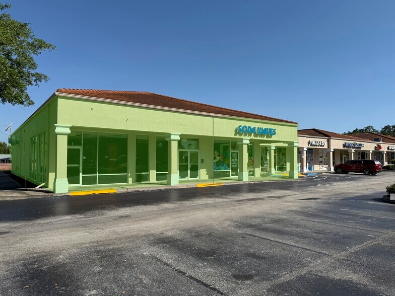 1425 W Granada Blvd, Ormond Beach, FL à louer - Photo du bâtiment - Image 1 de 2