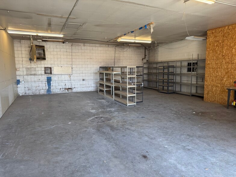 805-809 E Perkins Rd, Urbana, IL for lease - Building Photo - Image 2 of 15