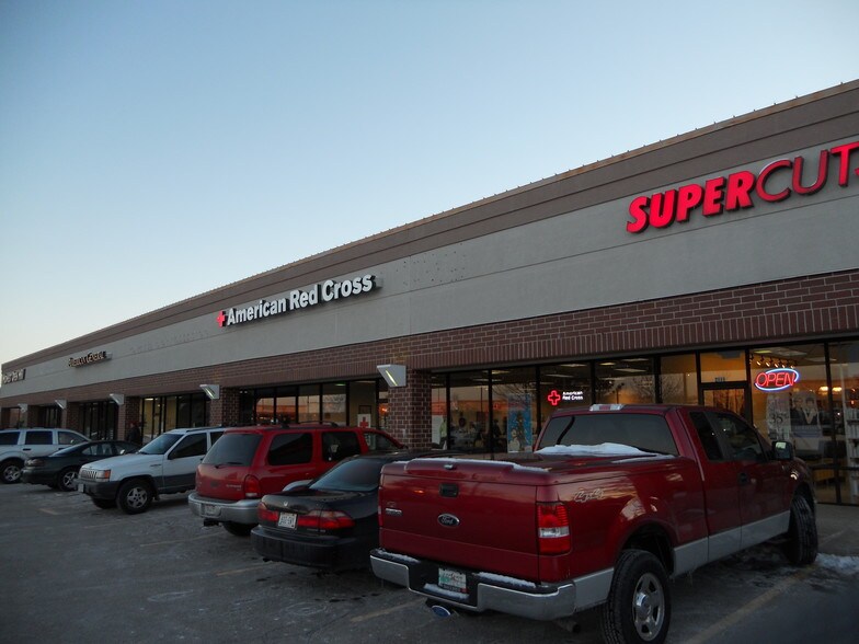 2119 Zeier Rd, Madison, WI à louer - Photo du bâtiment - Image 3 de 3