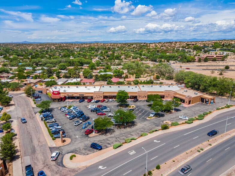 500 N Guadalupe St, Santa Fe, NM à louer - Photo du bâtiment - Image 3 de 12