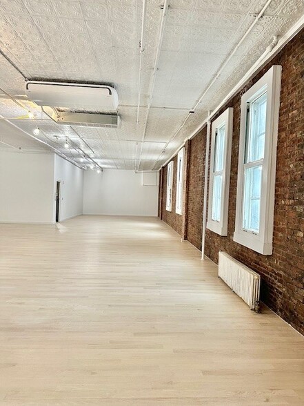 166 Mercer St, New York, NY for lease - Building Photo - Image 1 of 15