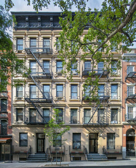 162-164 E 82nd St, New York, NY for sale - Building Photo - Image 1 of 1