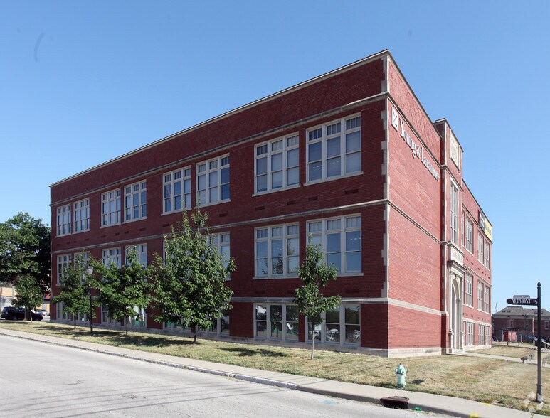 407 N Fulton St, Indianapolis, IN à louer - Photo du bâtiment - Image 3 de 6