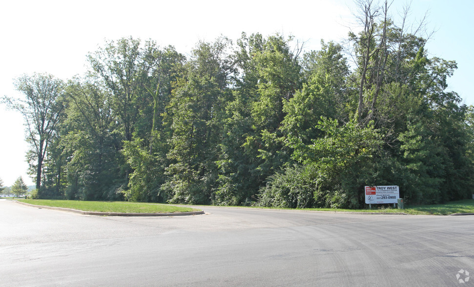 S Standield Road & Commerce Center Blvd, Troy, OH à vendre - Photo principale - Image 1 de 1