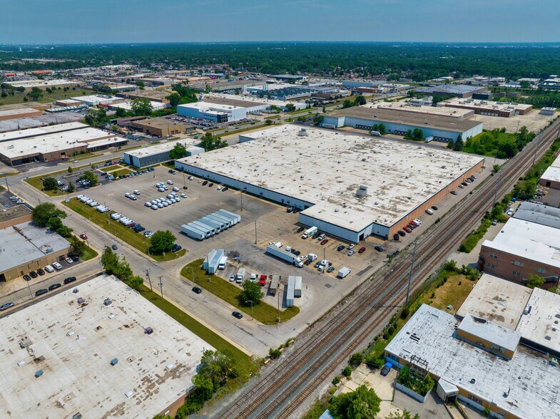 2600 S 25th Ave, Broadview, IL à louer - Photo du bâtiment - Image 3 de 31