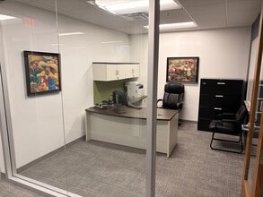 17200 N Perimeter Dr, Scottsdale, AZ for lease Interior Photo- Image 1 of 5