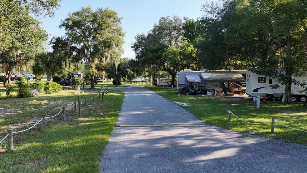 1488 SR 20, Interlachen, FL à vendre - Photo du bâtiment - Image 2 de 16