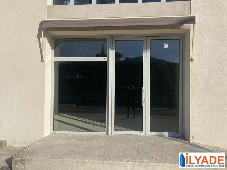 Office in Marseille for sale - Building Photo - Image 2 of 10