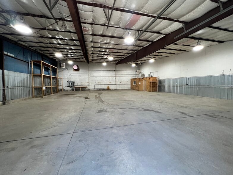 7020 Cline Ave, Hammond, IN for lease - Interior Photo - Image 2 of 9