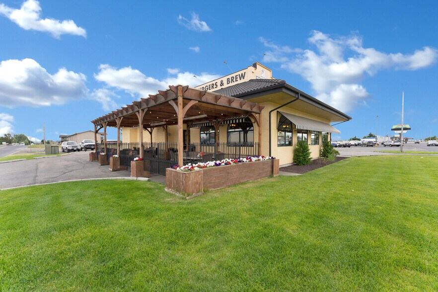 12807 W 14th Ave, Airway Heights, WA à vendre - Photo du bâtiment - Image 2 de 2