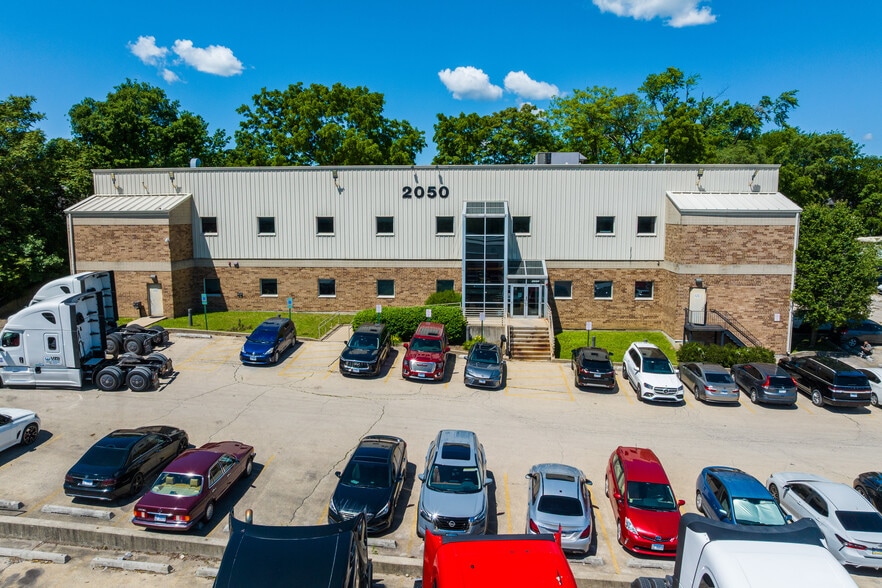 2050 N Broadway St, Crest Hill, IL à vendre - Photo du bâtiment - Image 2 de 3