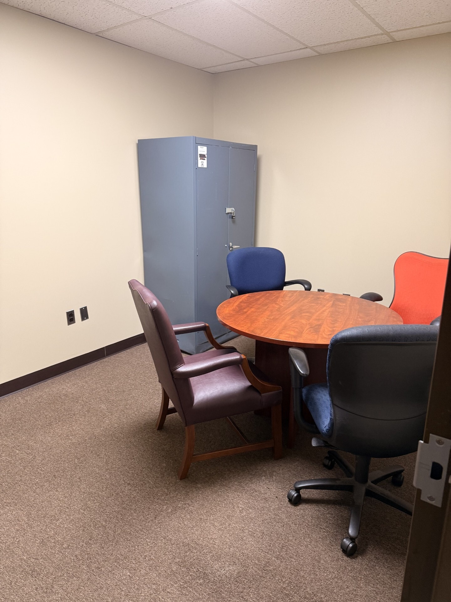 102 W 3rd St, Winston-Salem, NC for lease Interior Photo- Image 1 of 7