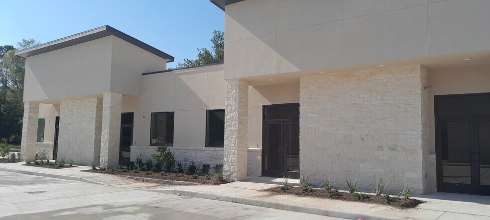 855 Rockmead Dr, Kingwood, TX à louer - Photo du bâtiment - Image 3 de 15