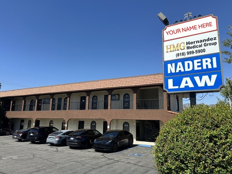 403-405 N MacLay Ave, San Fernando, CA à louer - Photo du bâtiment - Image 3 de 9