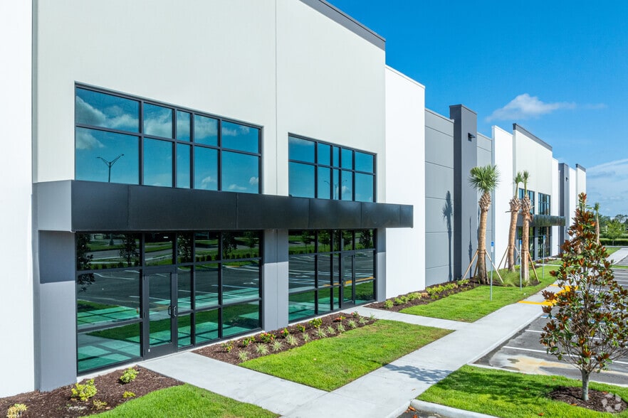 4071 Lakewood Ranch Blvd N, Lakewood Ranch, FL for lease - Building Photo - Image 3 of 15