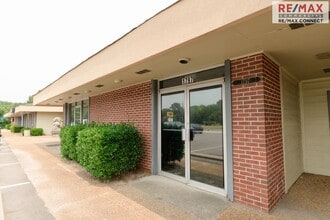 1747-1811 George Washington Memoria Hwy, Gloucester Point, VA for lease Interior Photo- Image 2 of 2