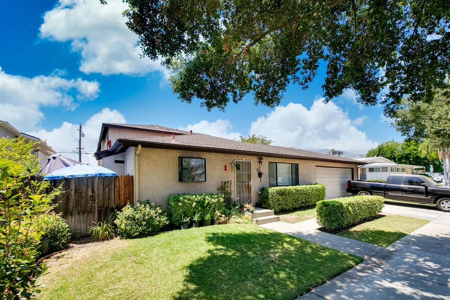 529 N San Gabriel Ave, Azusa, CA à vendre - Photo du bâtiment - Image 2 de 14
