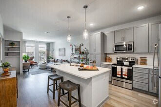 Union Ave, Ronkonkoma, NY à louer Photo intérieure- Image 2 de 6