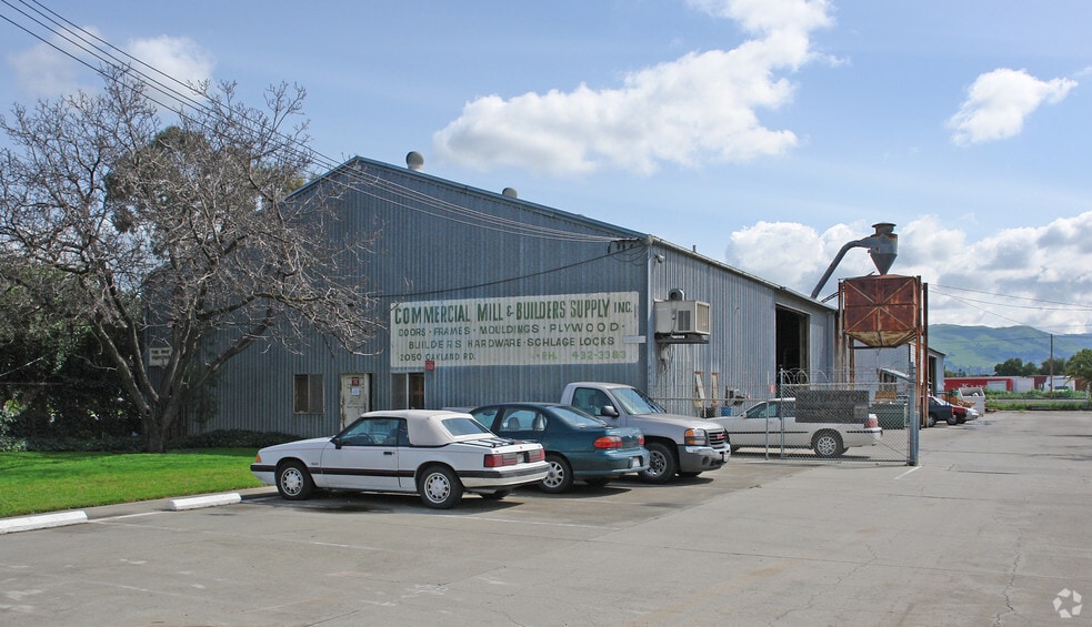 2050 Oakland Rd, San Jose, CA for lease - Primary Photo - Image 1 of 4