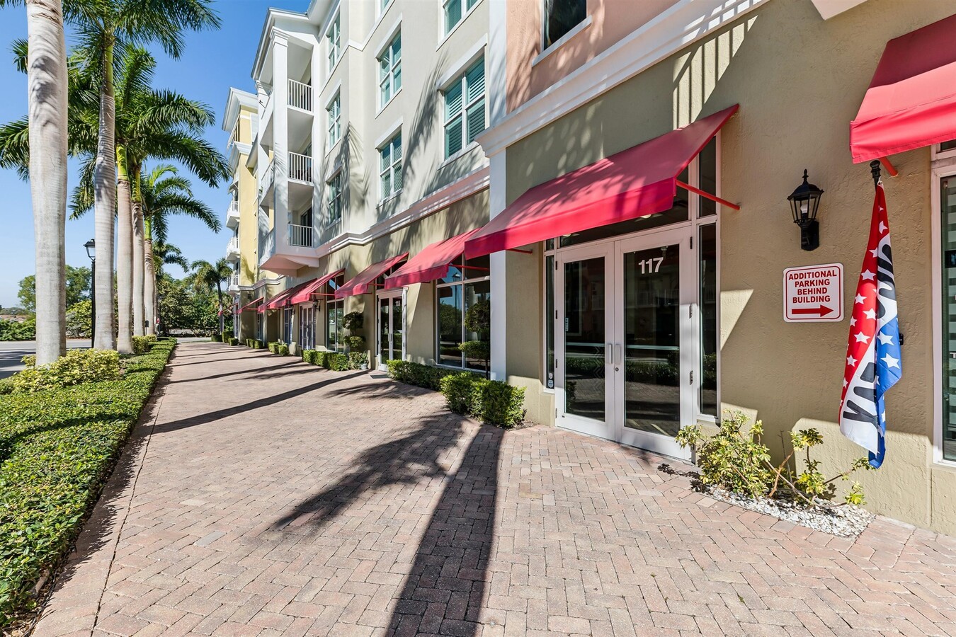 826 N Dixie Hwy, Lantana, FL 33462 - Unité 38 & 39 - - Photo intérieure - Image 1 of 9