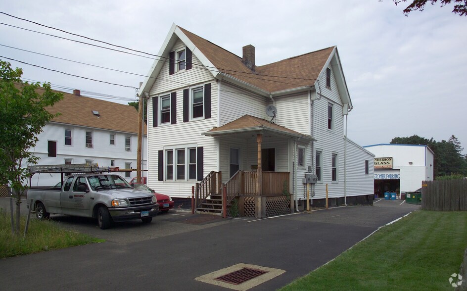 807 Campbell Ave, West Haven, CT à vendre - Photo du bâtiment - Image 2 de 9