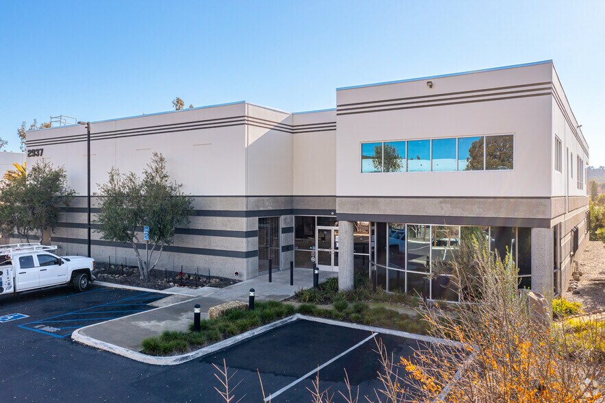 2937 Norman Strasse Rd, San Marcos, CA à louer - Photo principale - Image 1 de 26