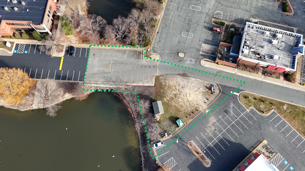 1154 Carl D Silver Pky, Fredericksburg, VA for sale - Building Photo - Image 3 of 20