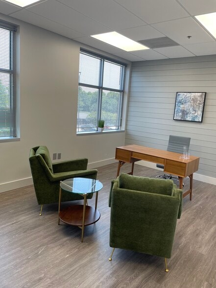 391 Southcrest Cir, Southaven, MS for lease - Building Photo - Image 2 of 11