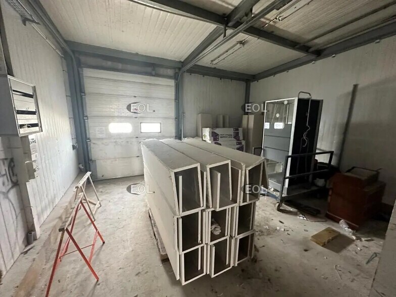 Flex in Ozoir-la-Ferrière for lease - Building Photo - Image 3 of 6