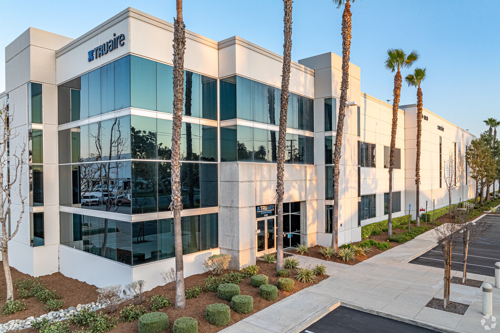 11130-11290 Bloomfield Ave, Santa Fe Springs, CA à louer Photo du bâtiment- Image 1 de 12