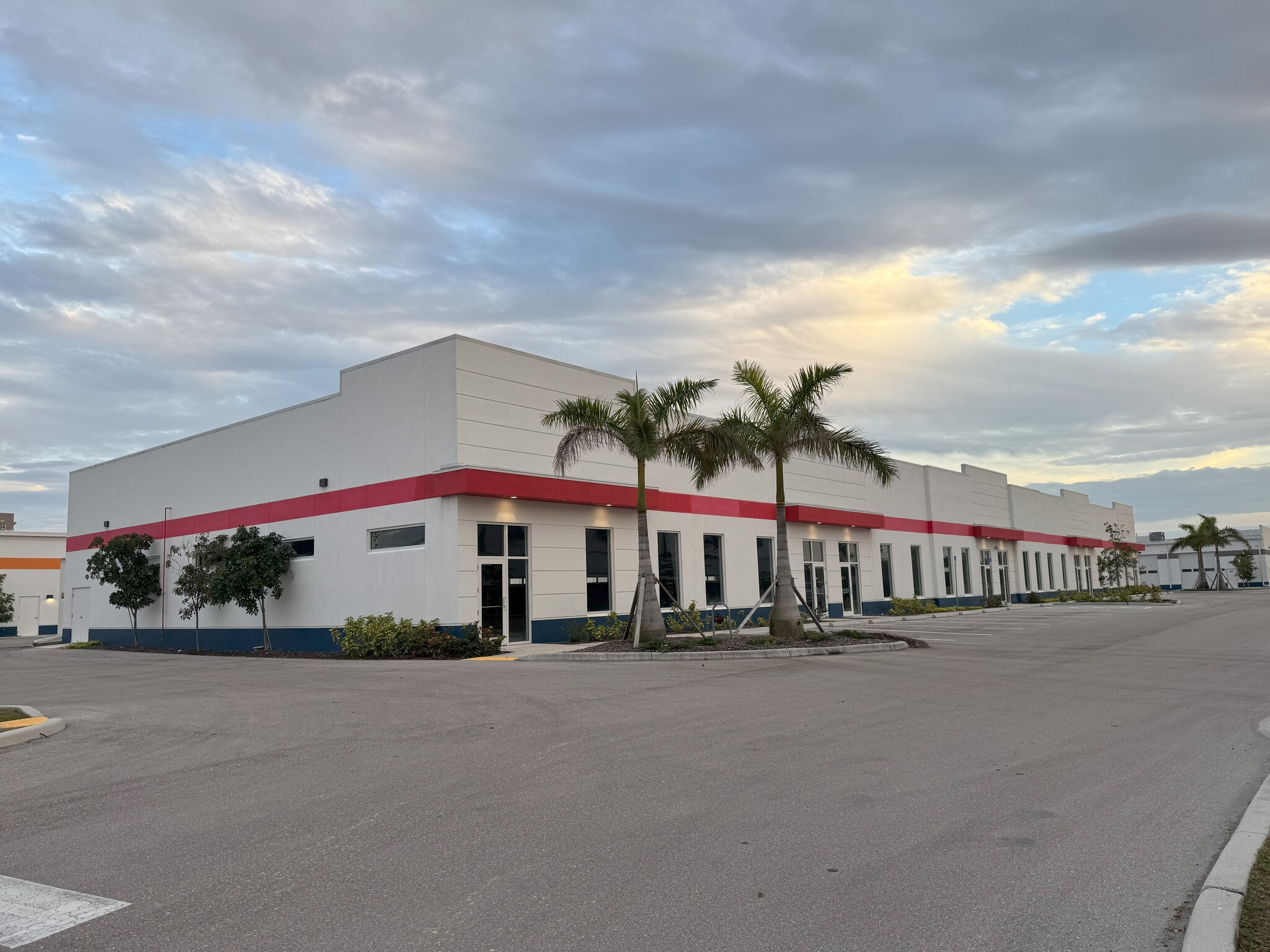 16350 Innovation Ln, Fort Myers, FL for lease Building Photo- Image 1 of 7