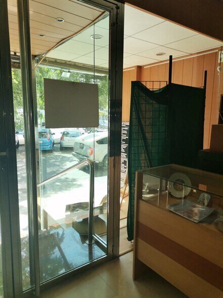 Commerce de détail dans Córdoba, Córdoba à louer - Photo du bâtiment - Image 3 de 16