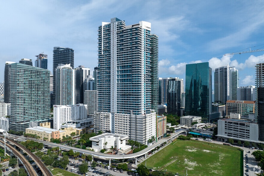 40 SW 13th St, Miami, FL for lease - Primary Photo - Image 1 of 48