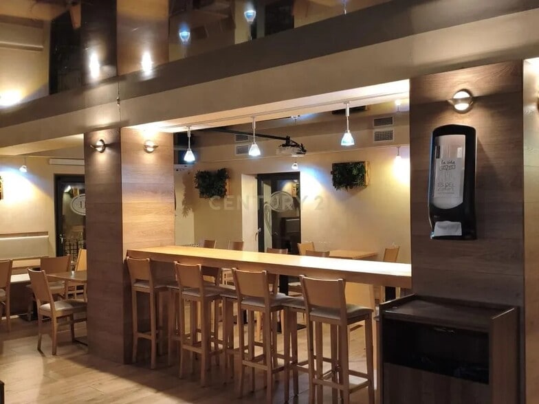 Retail in Riaza, Segovia for sale - Interior Photo - Image 1 of 10