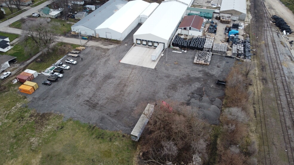 610 W 9th Ave, Monmouth, IL à louer - Photo du bâtiment - Image 3 de 18