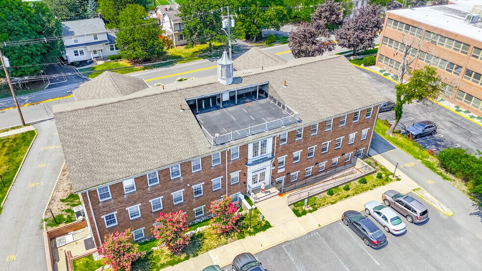 50 S Franklin Tpke, Ramsey, NJ à louer - Photo du bâtiment - Image 3 de 51